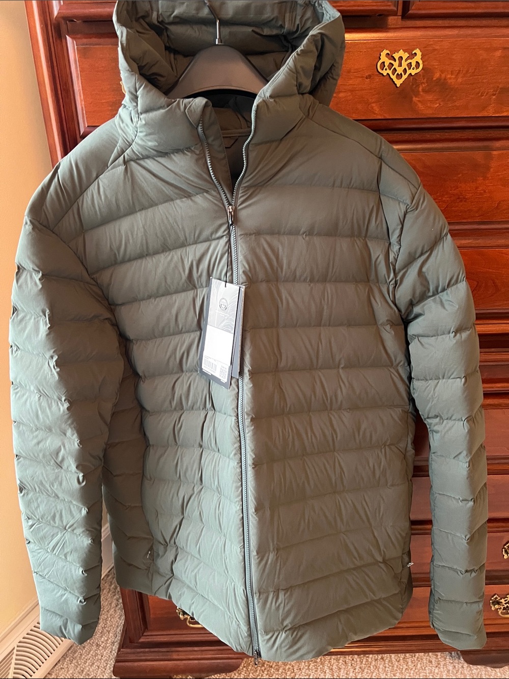 lululemon athletica Men's Hooded Quilted Puffer Jacket in Olive Green